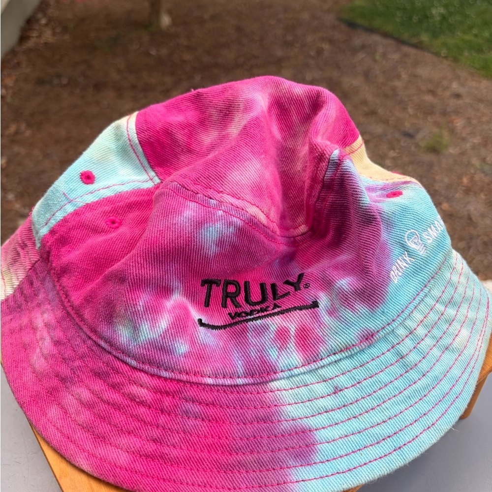 TRULY Tie-Dye Bucket Hat